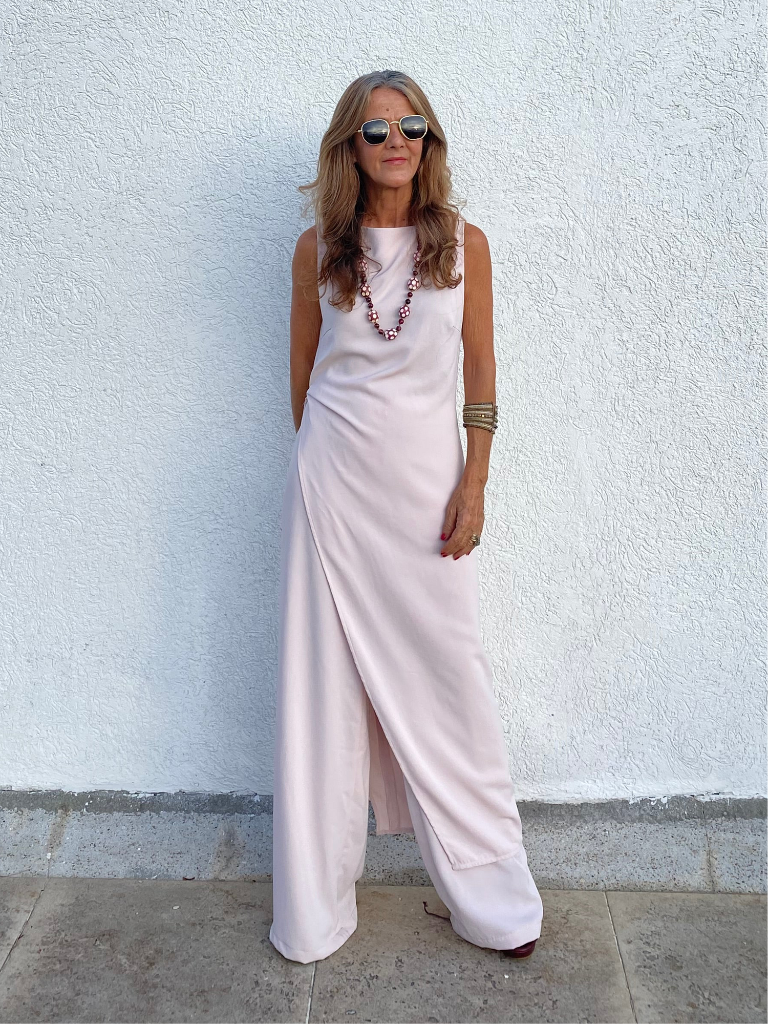 Conjunto con blusón desnível y pantalón fluido – Elegancia para todos los días